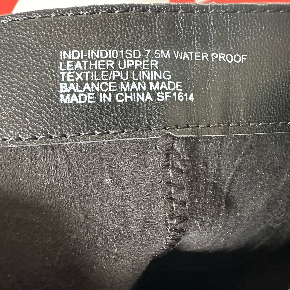 Black Leather Blondo Indi Waterproof Bootie - Picture 2 of 9